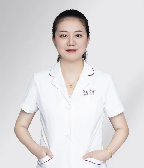 周玲玲主治医师（长沙协雅医疗美容皮肤科主任）